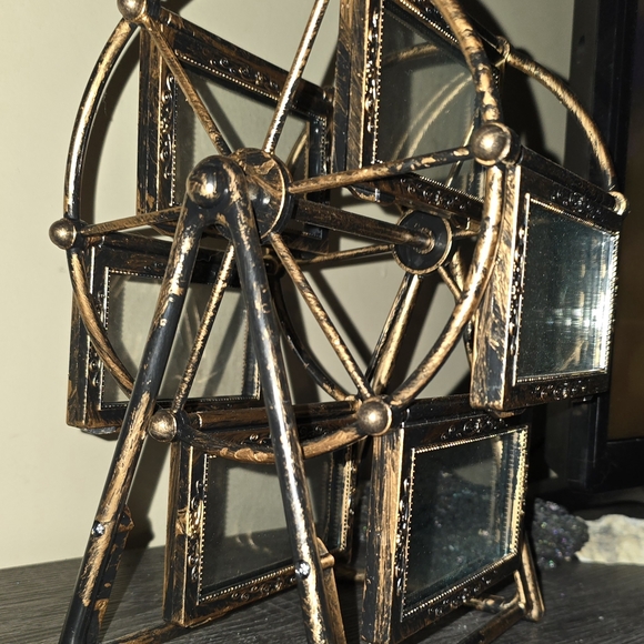 Vintage-Style Rotating Photo Frame - Picture 3 of 3